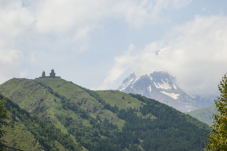 Gergeti_trinity_church_Georgia